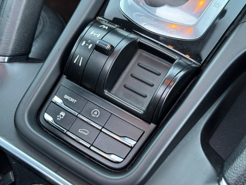 PORSCHE CAYENNE