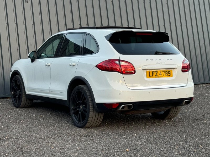 PORSCHE CAYENNE