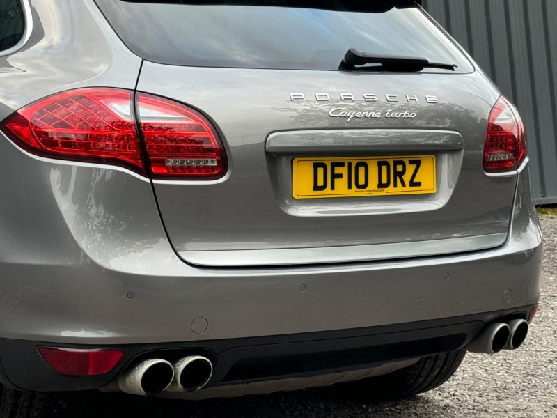 PORSCHE CAYENNE
