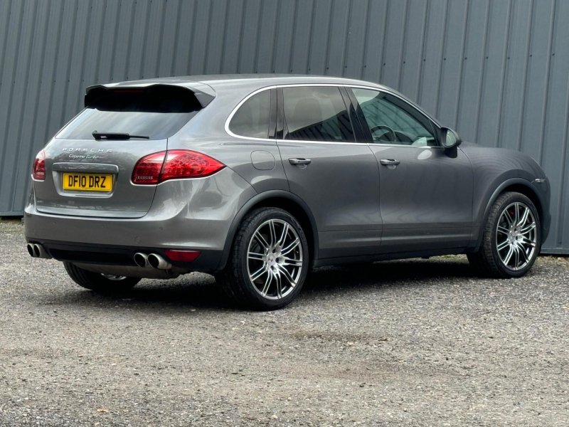 PORSCHE CAYENNE