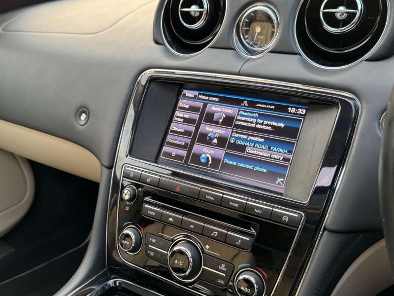JAGUAR XJ