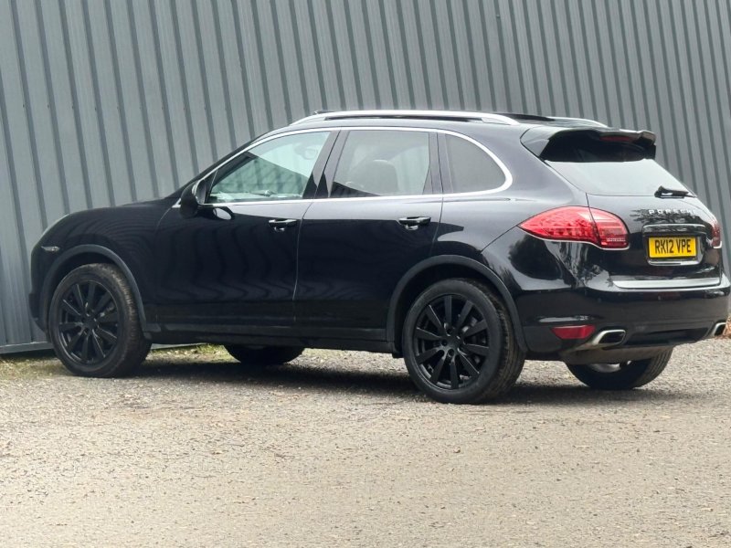 PORSCHE CAYENNE