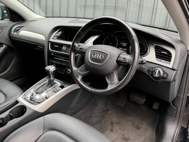 AUDI A4 AVANT