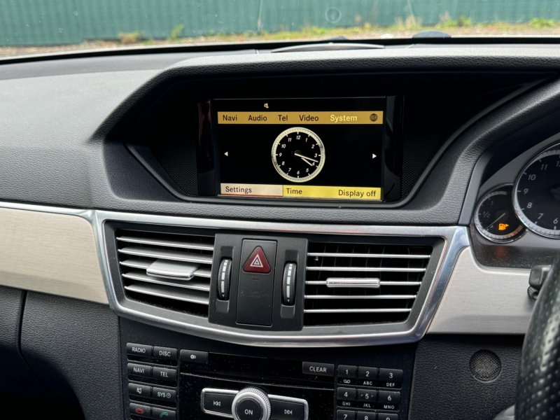 MERCEDES-BENZ E CLASS