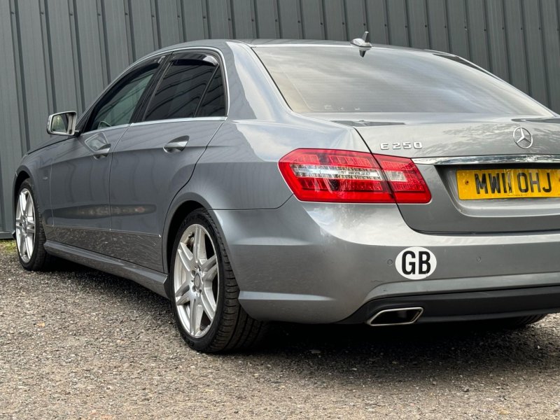 MERCEDES-BENZ E CLASS
