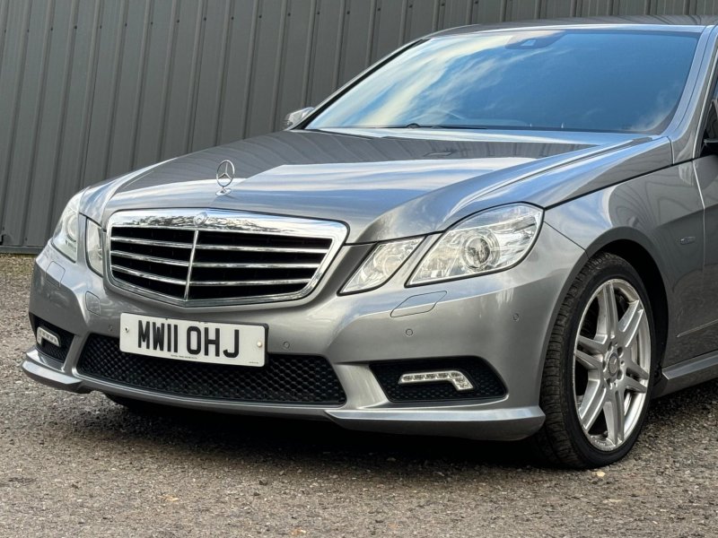 MERCEDES-BENZ E CLASS