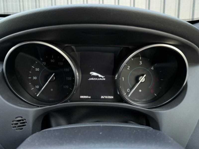 JAGUAR XE