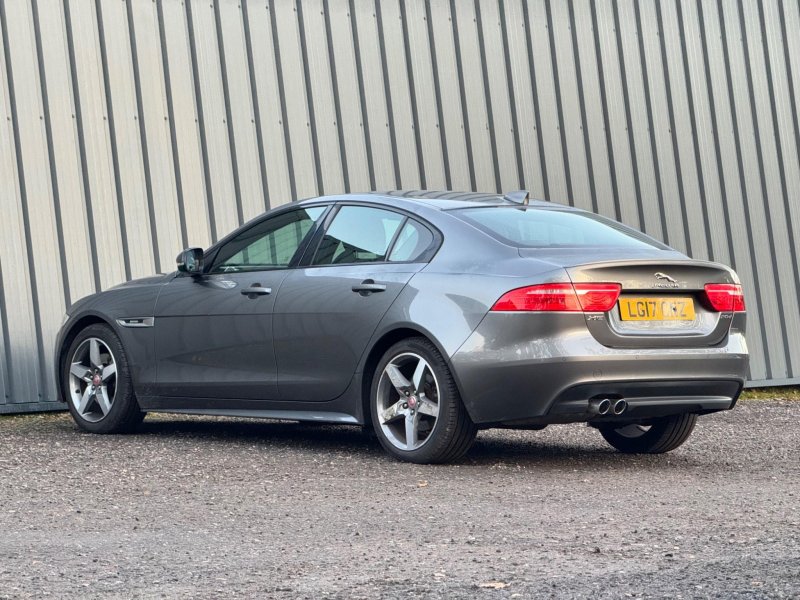JAGUAR XE