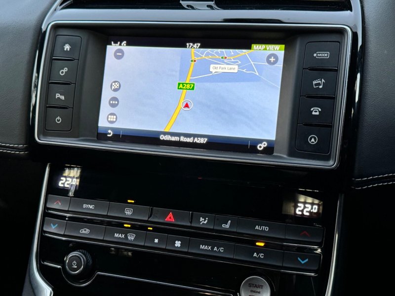 JAGUAR XE