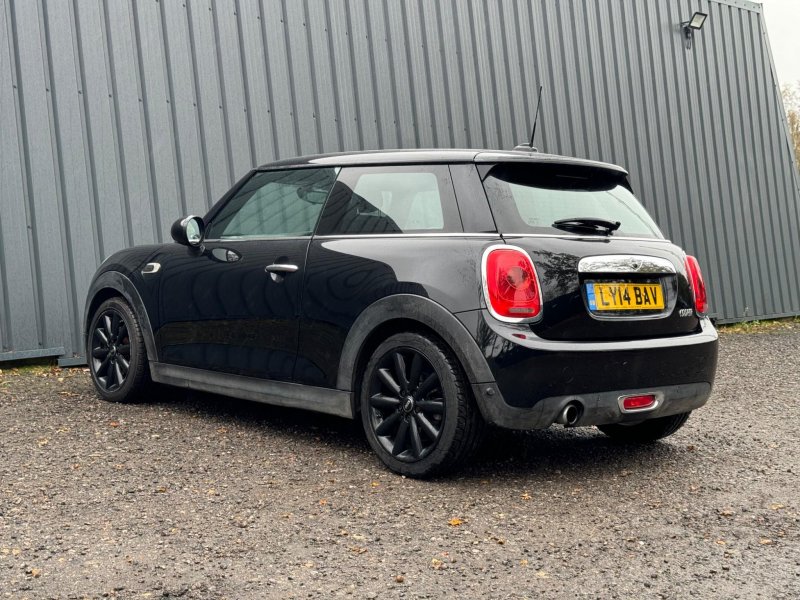 MINI HATCH