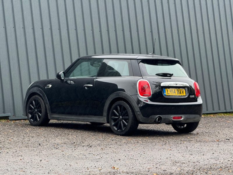 MINI HATCH