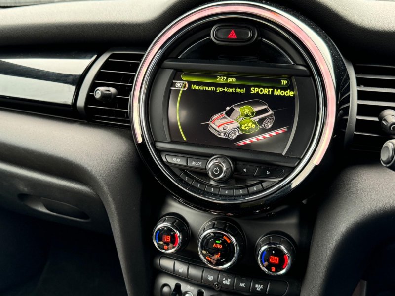 MINI HATCH