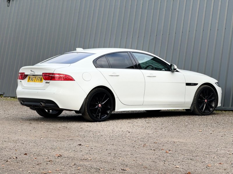 JAGUAR XE