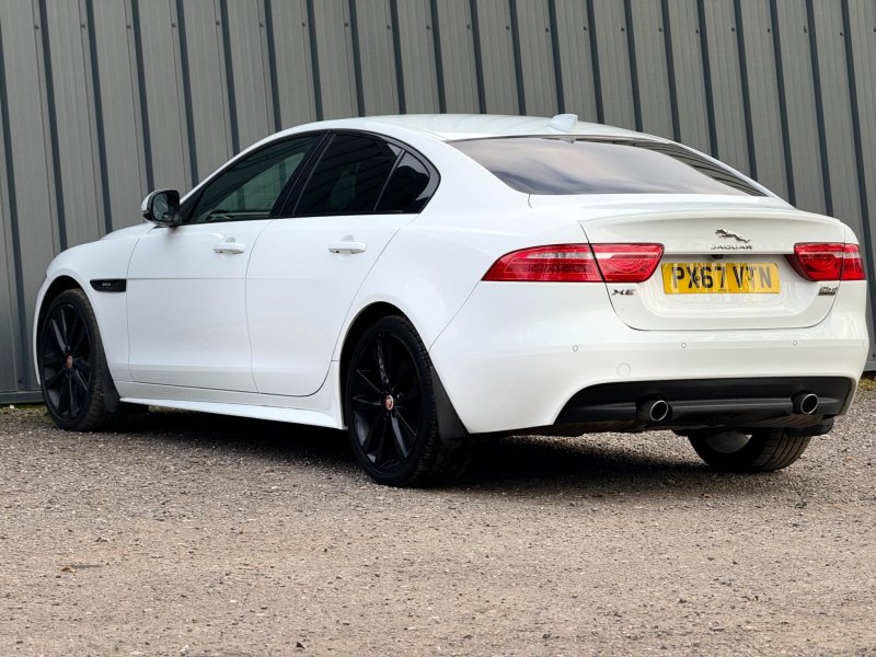 JAGUAR XE