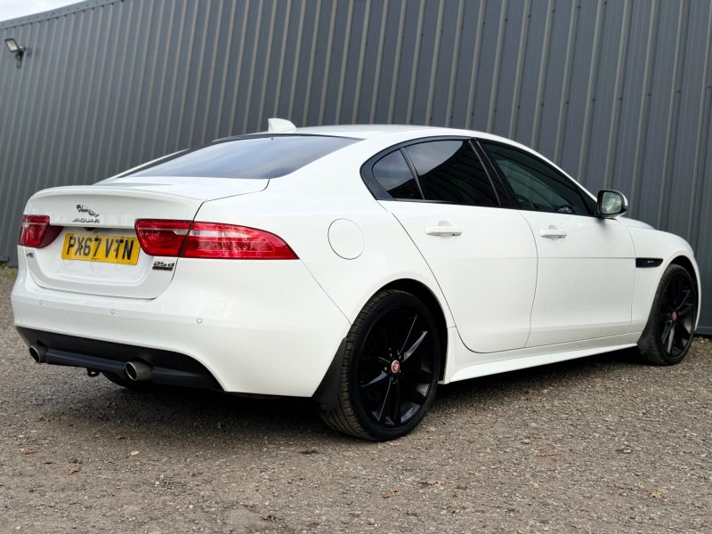 JAGUAR XE