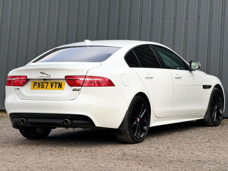 JAGUAR XE