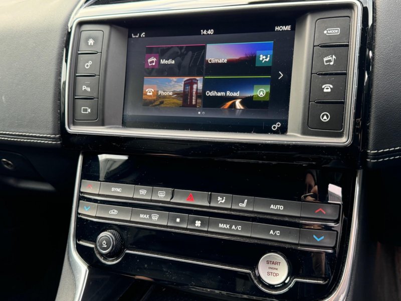 JAGUAR XE