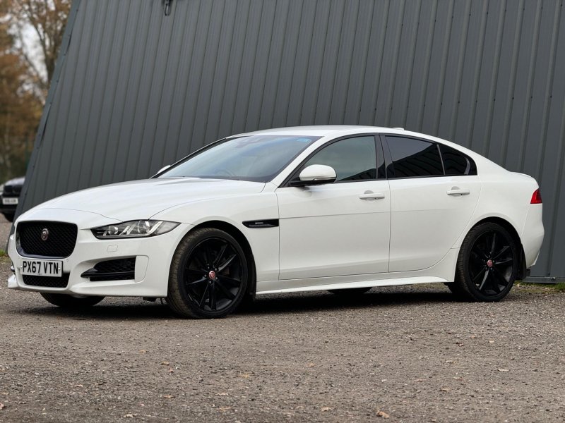 JAGUAR XE