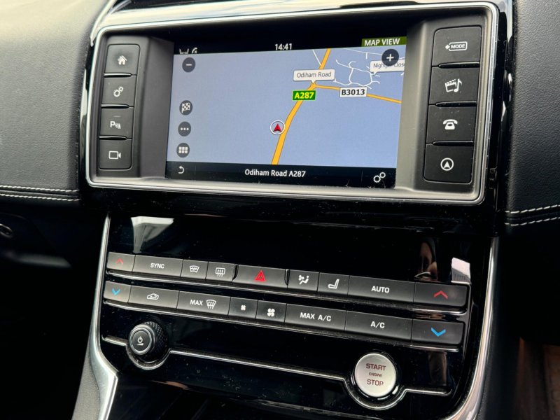JAGUAR XE