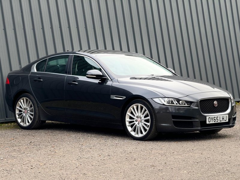 JAGUAR XE