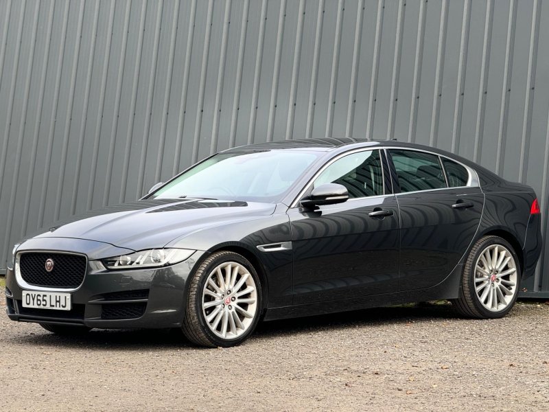 JAGUAR XE
