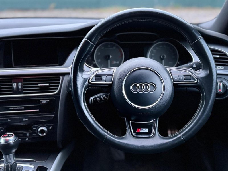 AUDI S4