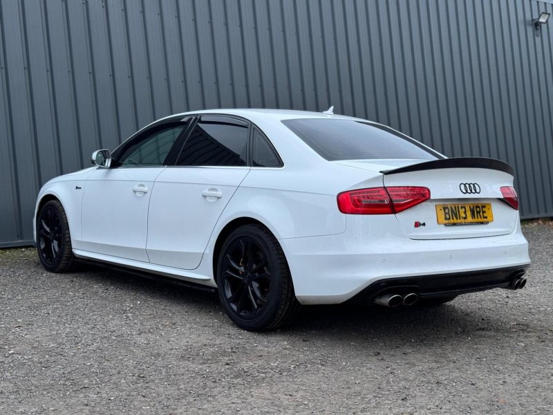 AUDI S4