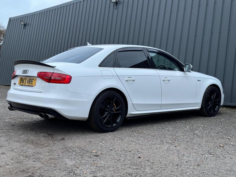 AUDI S4