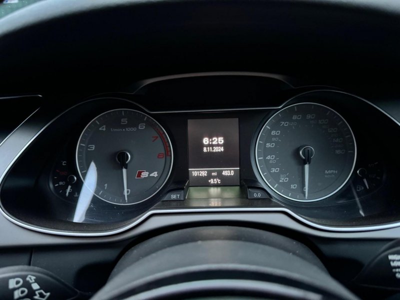 AUDI S4