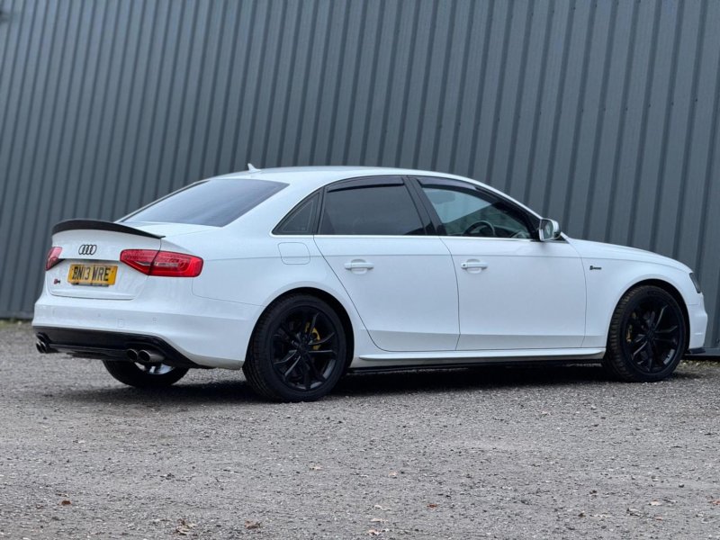 AUDI S4