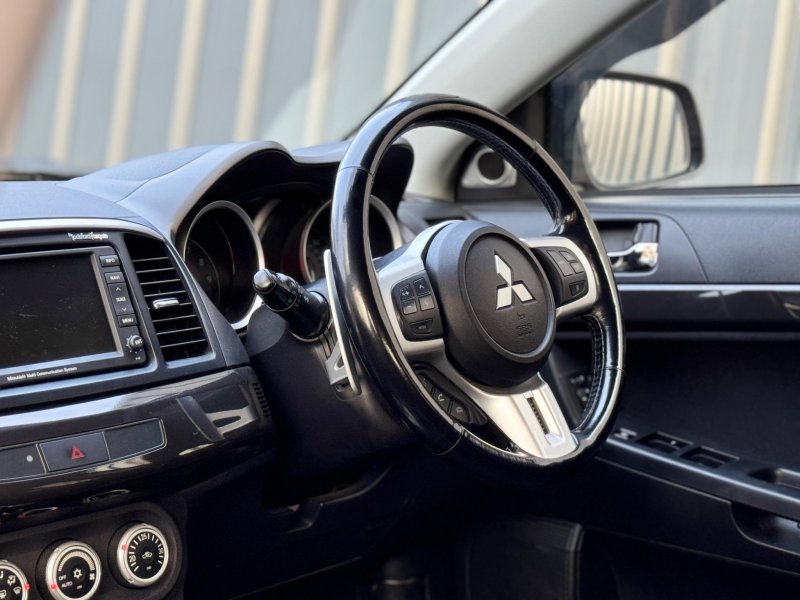 MITSUBISHI LANCER