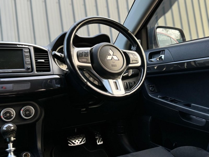 MITSUBISHI LANCER