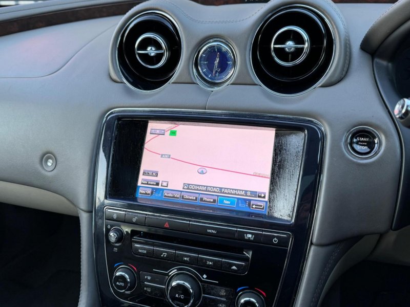 JAGUAR XJ