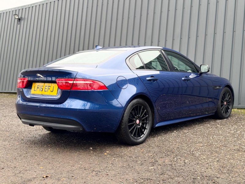 JAGUAR XE
