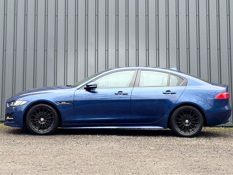 JAGUAR XE