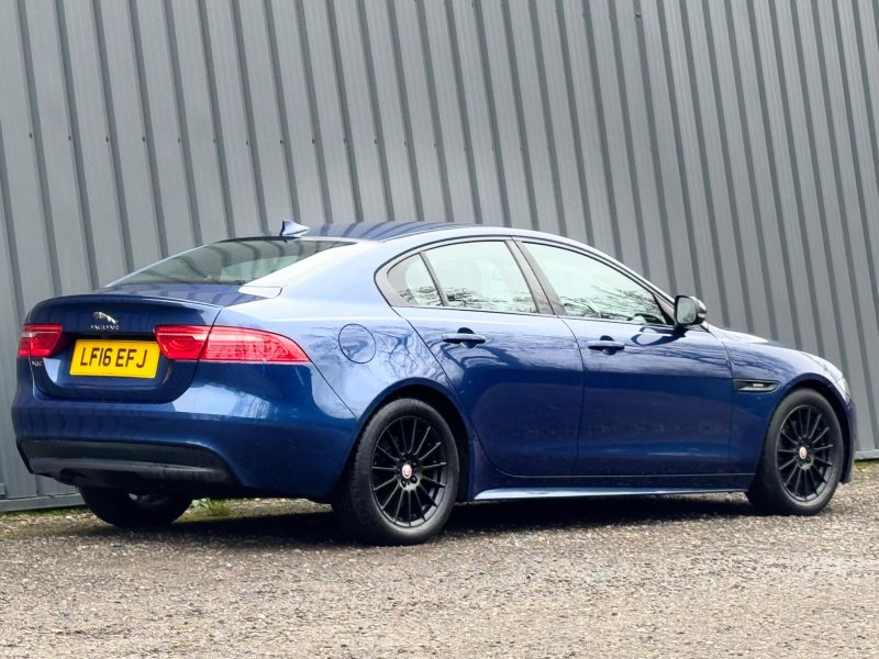 JAGUAR XE