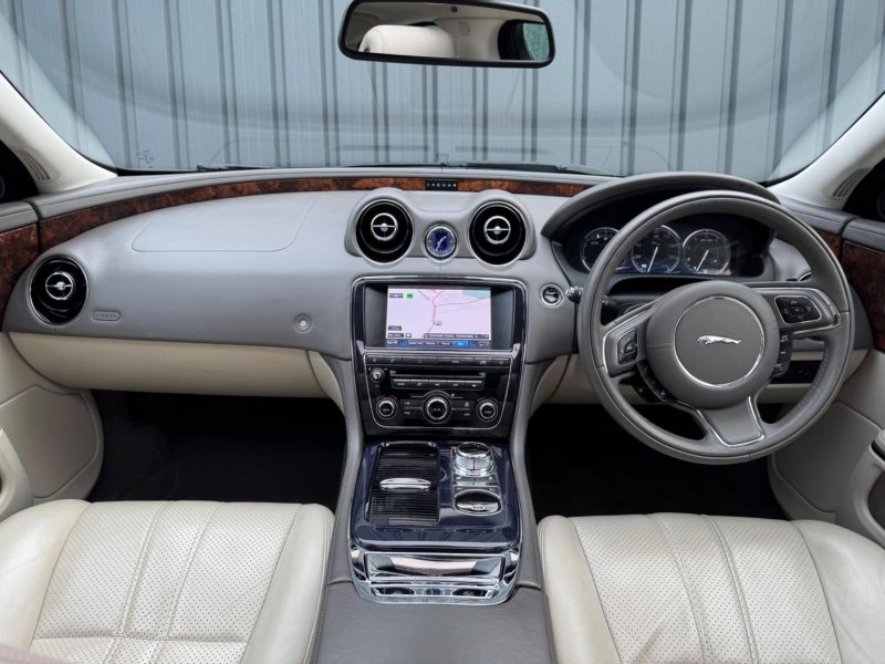 JAGUAR XJ