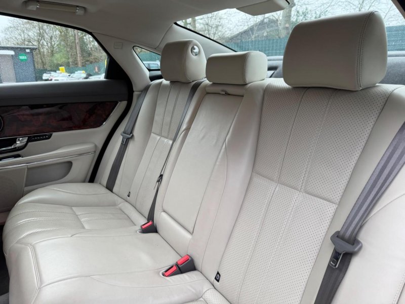 JAGUAR XJ