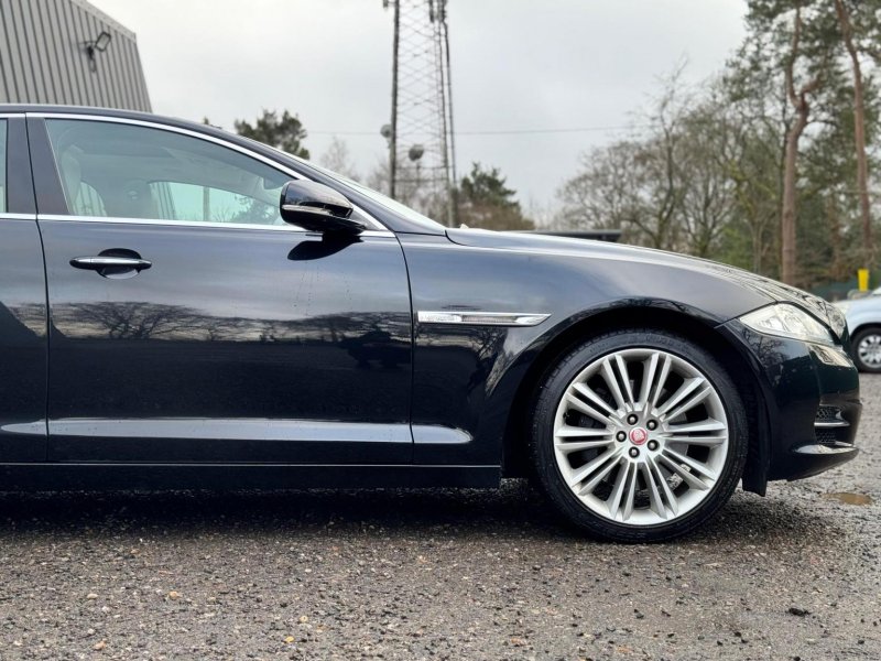 JAGUAR XJ
