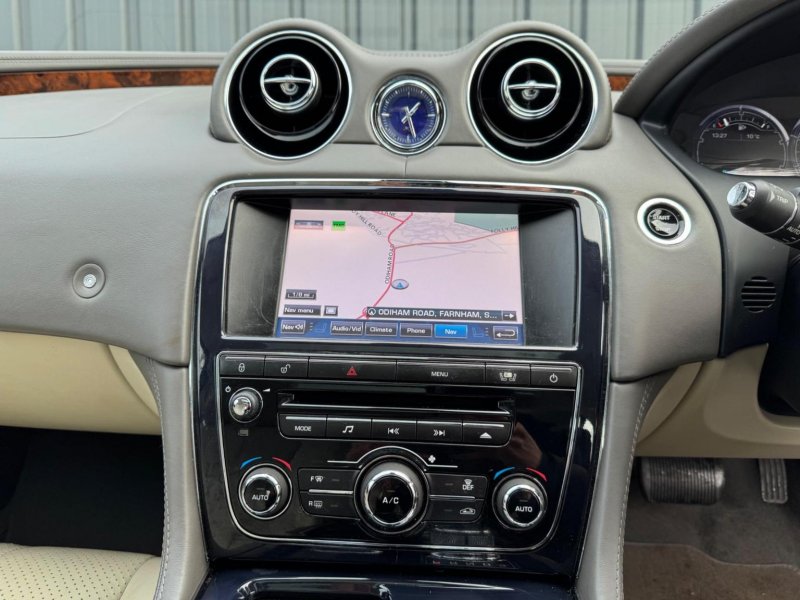 JAGUAR XJ