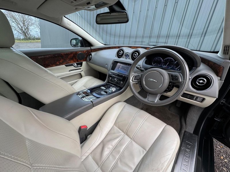 JAGUAR XJ