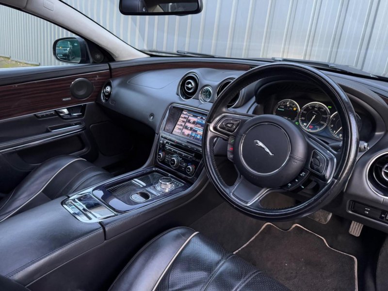 JAGUAR XJ