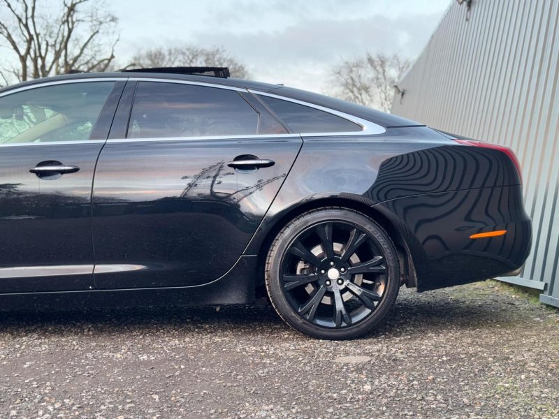 JAGUAR XJ