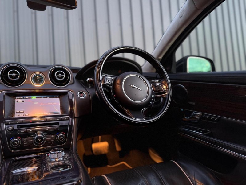 JAGUAR XJ