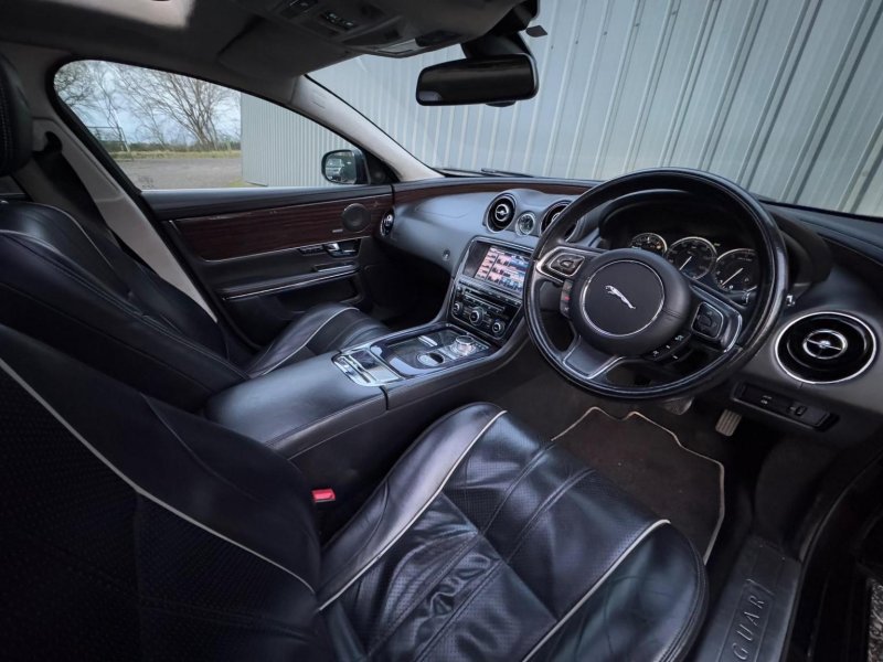 JAGUAR XJ