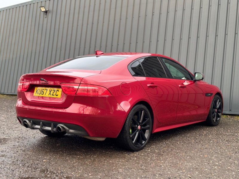 JAGUAR XE