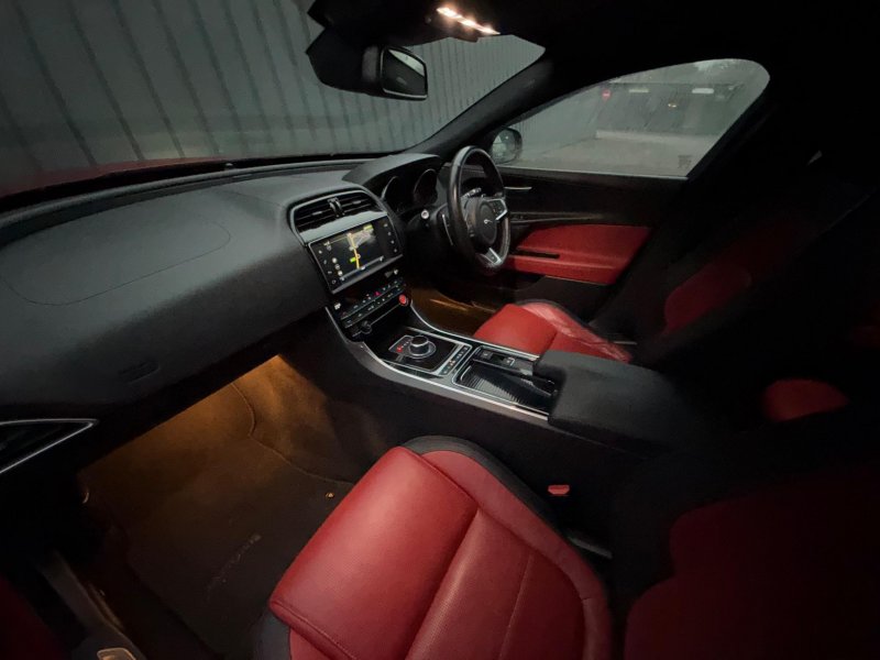 JAGUAR XE