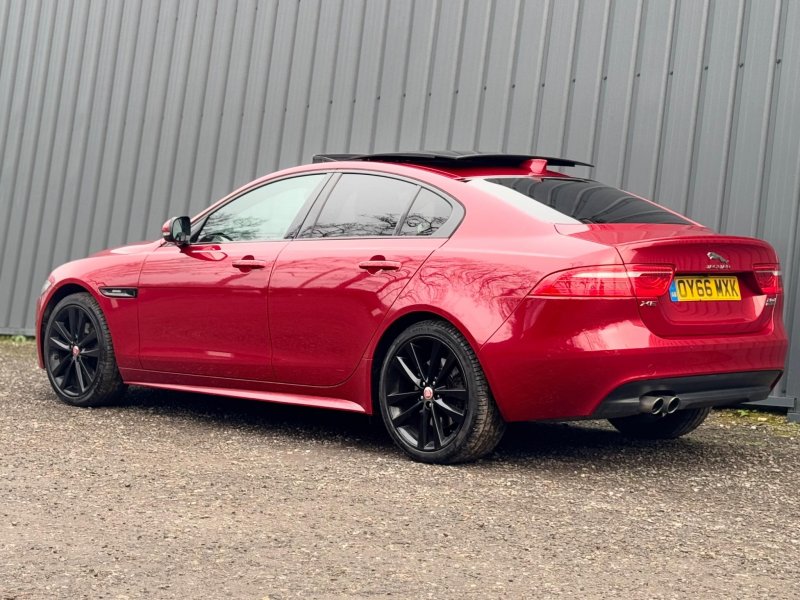 JAGUAR XE