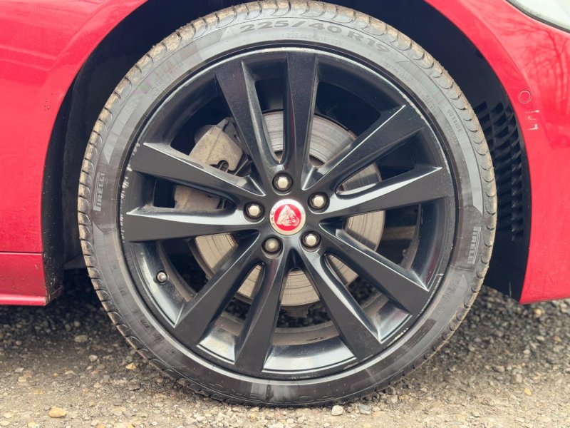 JAGUAR XE