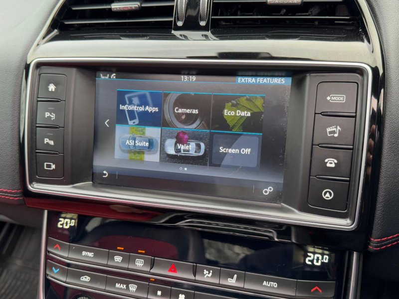 JAGUAR XE